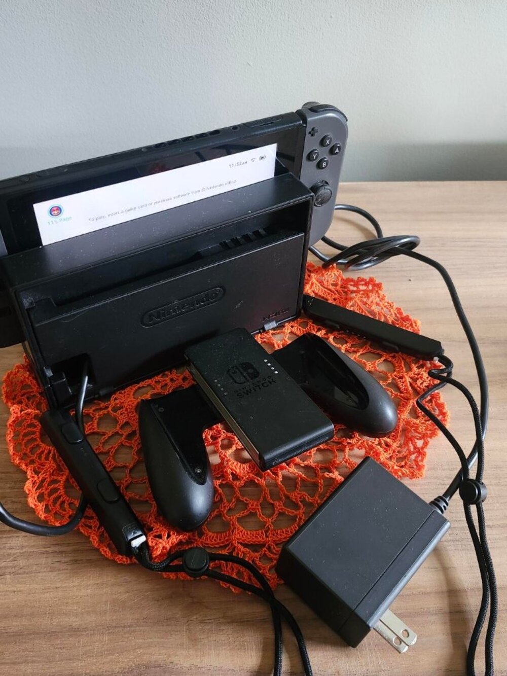 Nintendo Switch - Picture 3 of 4